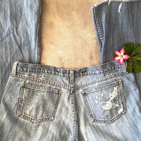 JUICY COUTURE | Women’s Light Wash Low Rise Distressed 90s Jeans Size 31 - Picture 6 of 11